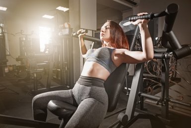 Подтянутые руки за 12 минут дома — контур четкий: легкие упражнения без отягощений