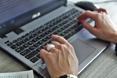 Когда работодатель обязан отпустить работника в отпуск не по графику