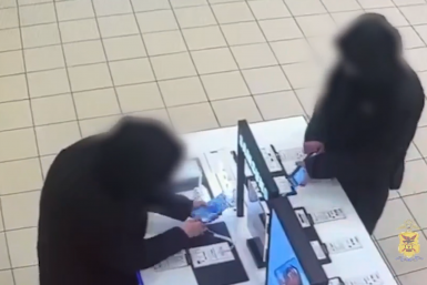 Жители Бурятии обокрали магазины в ТЦ Читы