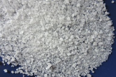 Делаю ванночку для ног раз в неделю — и пятки гладкие: кожа мягкая без пемзы и скрабов