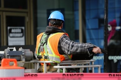 Мошенники обманывают россиян, предлагая подработать во время отпуска