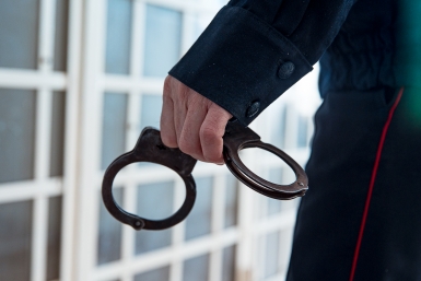 Студентку задержали в Москве за попытку убийства по указанию мошенников