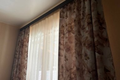 Больше не вешаю шторы на карнизы: новый тренд, который изменил мою квартиру