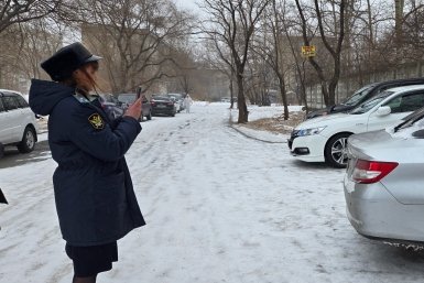 Чтобы не лишиться иномарки, хабаровчанин выплатил детям алименты Пресс-служба УФССП России по Хабаровскому краю и Еврейской автономной области