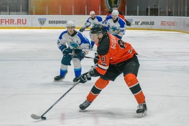 "Ермак" одержал разгромную победу над "Белгородом" в хоккейном матче в Ангарске