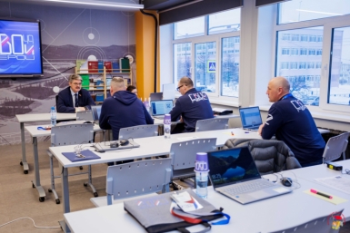 Анатолий Широков обсудил с участниками &quotСВОи Герои 49&quot перспективы развития региона Источник