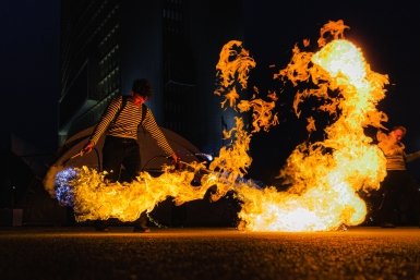 Машина вспыхнула на Киевском шоссе у МКАД