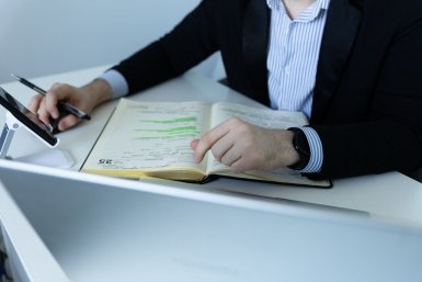 Учителя тонут в бумагах: в Госдуме придумали, как это исправить