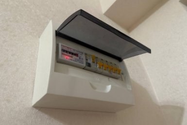 Какие два прибора съедают 25% энергии: запомните и выключайте из розетки