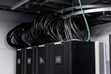 Едва не сорвавшую работу МФЦ компанию в Крыму включили в черный список