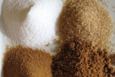 Врач развенчала миф о пользе тростникового сахара