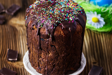 Соседка стучится в дверь — просит рецепт кулича с цукатами: мягкий даже на третий день