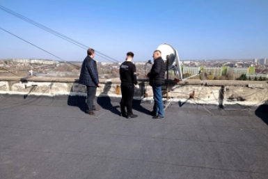 О полчищах тараканов рассказали жители многоэтажки в Симферополе