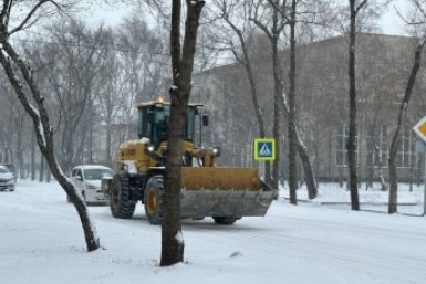 Уборка снега Александр Шепырев, ИА UssurMedia