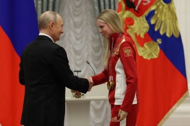 Президент России вручил паралимпийской чемпионке из Байкальска орден Дружбы