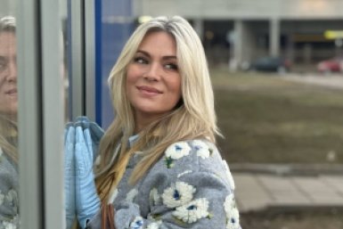 Натянула уши - и через 10 минут отек пропал: секрет "мгновенного похудения" лица от Макарской