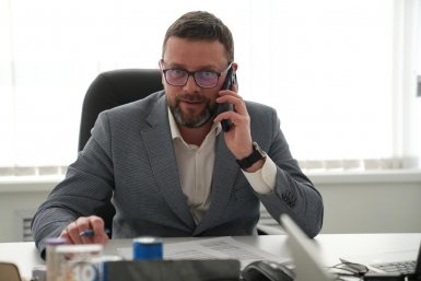 Иван Глазунов, директор Магаданского филиала Т2 Дмитрий Андреев