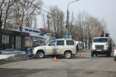 УАЗ "Патриот" и две легковушки столкнулись в Правобережном округе Иркутска