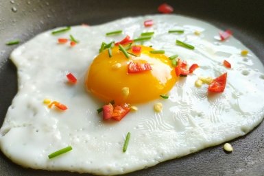 Эксперты назвали главные ошибки россиян в приготовлении яичницы