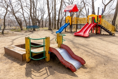 4-летний мальчик порезался на детской площадке в Нижнеилимском районе