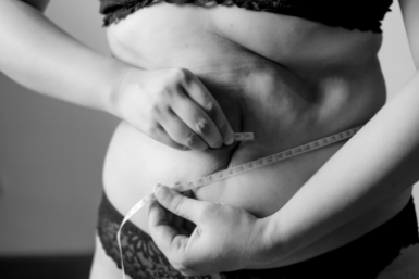 Минус 5 см в талии за неделю — фигура в 50+ как у 20-летней: простой метод для ленивых