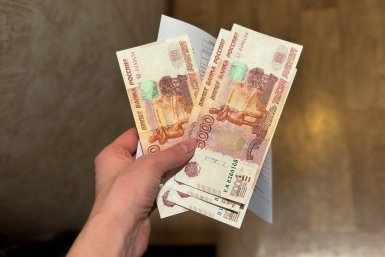 Люди исправно платят, а коммунальщики разбазаривают деньги - ЖКХ-эксперт Крохин