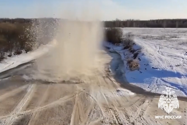 В Подмосковье показали эпичные кадры подготовки к паводку