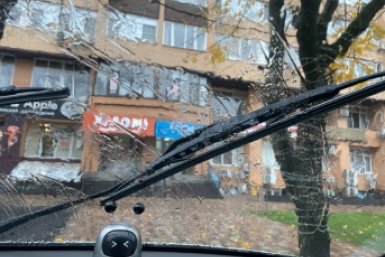 После этой обработки вода сама скатывается со стекла: эффект "антидождь"