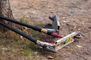 "На полном лету из-за угла": люди резко высказались о "двухколесной" проблеме столицы ДФО