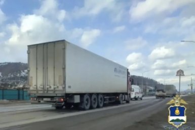 Женщину насмерть задавил &quotКамАЗ&quot в пригороде Улан-Удэ ГИБДД Бурятии