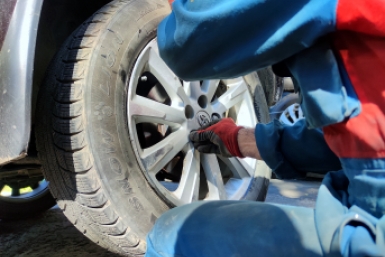 Назван идеальный параметр давления шин весной - снизит износ и повысит управляемость