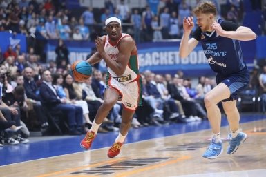 "Локомотив-Кубань" в Петербурге прервал 10-матчевую серию побед "Зенита"