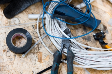 Беру зажигалку — соединяю 2 провода за мгновение: скрутки жил и спайки в прошлом — инновационный метод