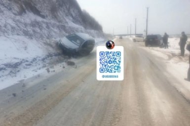 Два автомобиля столкнулись в районе опоры линии электропередачи в Невельске пресс-служба Госавтоинспекции Сахалинской области