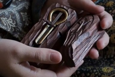 Читинка украла варган из пункта выдачи заказов