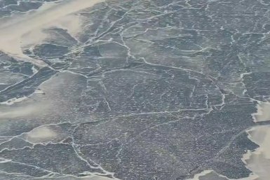 Пилот гражданской авиации показал впечатляющие кадры Байкала с высоты полета 