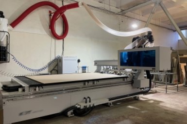 Новый станок, приобретенный при поддержке Фонда развития Приморского края предоставлено компанией &quotАрткупе&quot