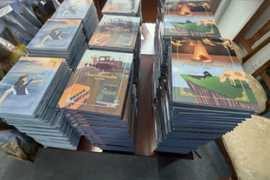 В школы Бурятии подарят книги Слипенчука про смеющегося пупсика