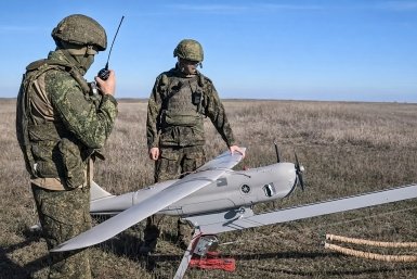 За службу воин отмечен наградами Виктор Воронов