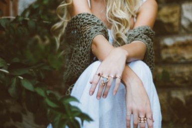 Руки к вечеру не гудят — просто делаю это перед сериалом: три простецких упражнения