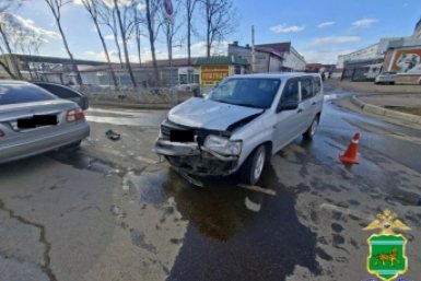 Выезжая с парковки, врезался в иномарку водитель авто в Биробиджане 