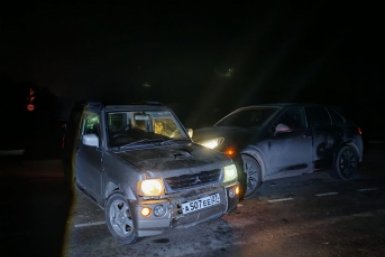 "Порш" и "Паджеро" столкнулись в Уссурийске