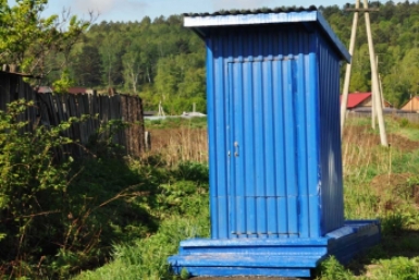 Дачникам напомнили о штрафах за туалет на участке