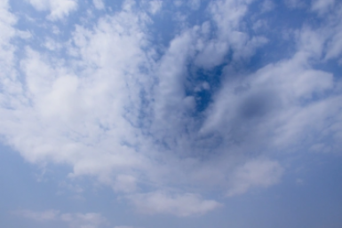 Громкий хлопок в небе испугал жителей Краснодара