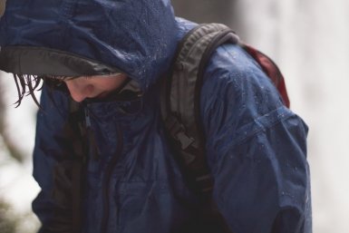 5 пшиков на куртку: И она стала водоотталкивающей - дождь теперь не страшен