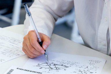 Московские выпускники повторно напишут контрольные работы в форме ЕГЭ