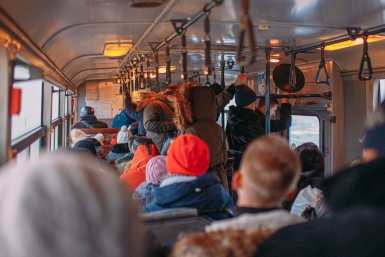 Жесткая поездка: 50-летний пассажир автобуса получил серьезную травму головы в Приморье