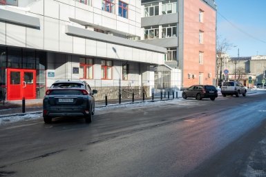 Авто получило вмятину на парковке ТЦ? Кто выплатит компенсацию