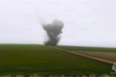 Авиабомбу весом в 500 кг и другие боеприпасы обезвредили пиротехники в Крыму