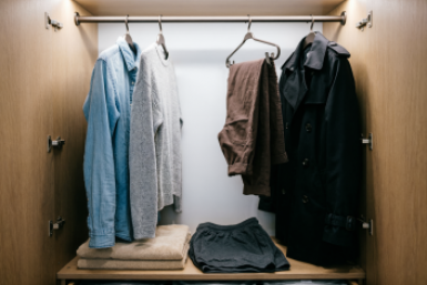 В шкафу пахнет лесом, а не затхлостью: кладу в мешочек 3 продукта — и моль обходит вещи стороной всю весну